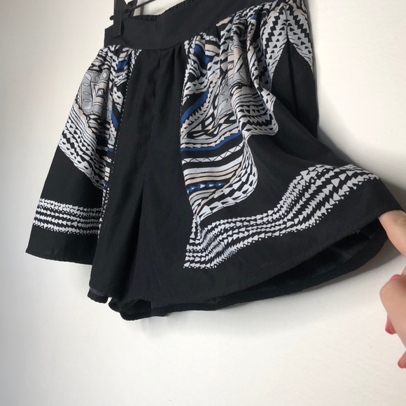 Xhiliration Tribal Print Flowy & Stretchy Shorts - Picture 4 of 6